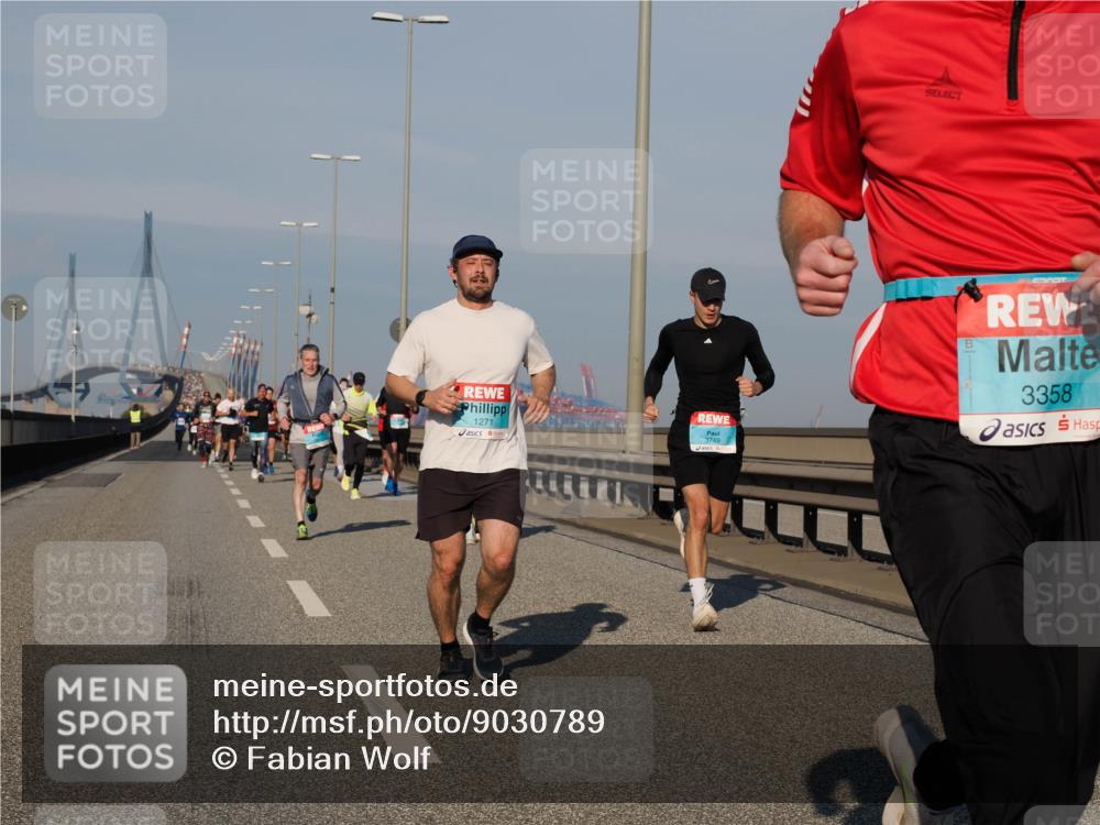 03.10.2025 - Köhlbrandbrückenlauf Fabian Wolf http://msf.ph/oto/9030789 03.10.2025 09:45:13 Position 3 1271, 3749, 3358 meine-sportfotos.de