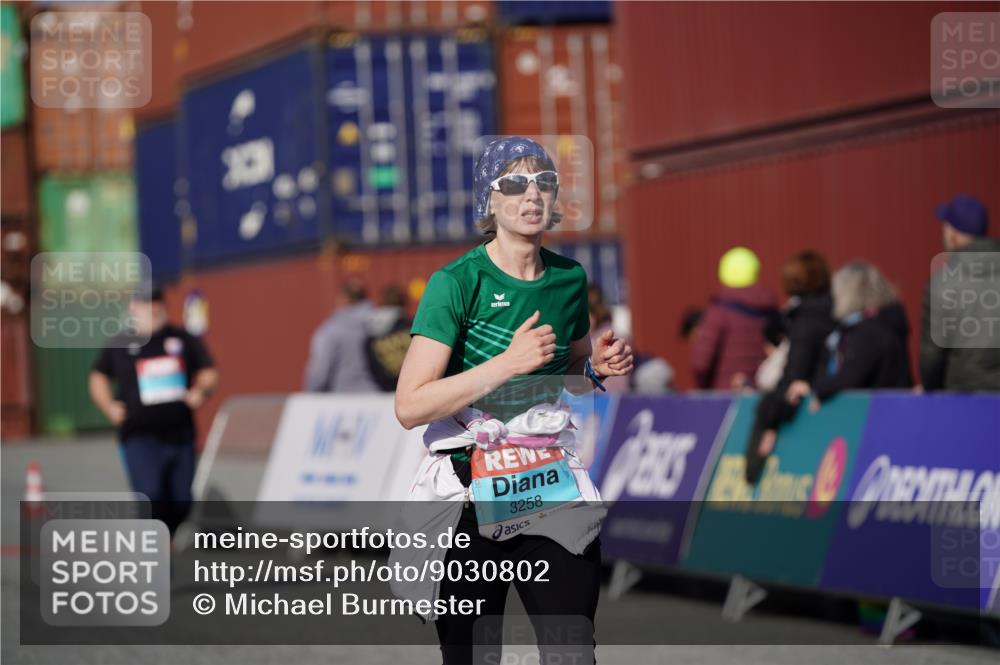 03.10.2025 - Köhlbrandbrückenlauf Michael Burmester http://msf.ph/oto/9030802 03.10.2025 10:36:13 Ziel 2475, 3258 meine-sportfotos.de