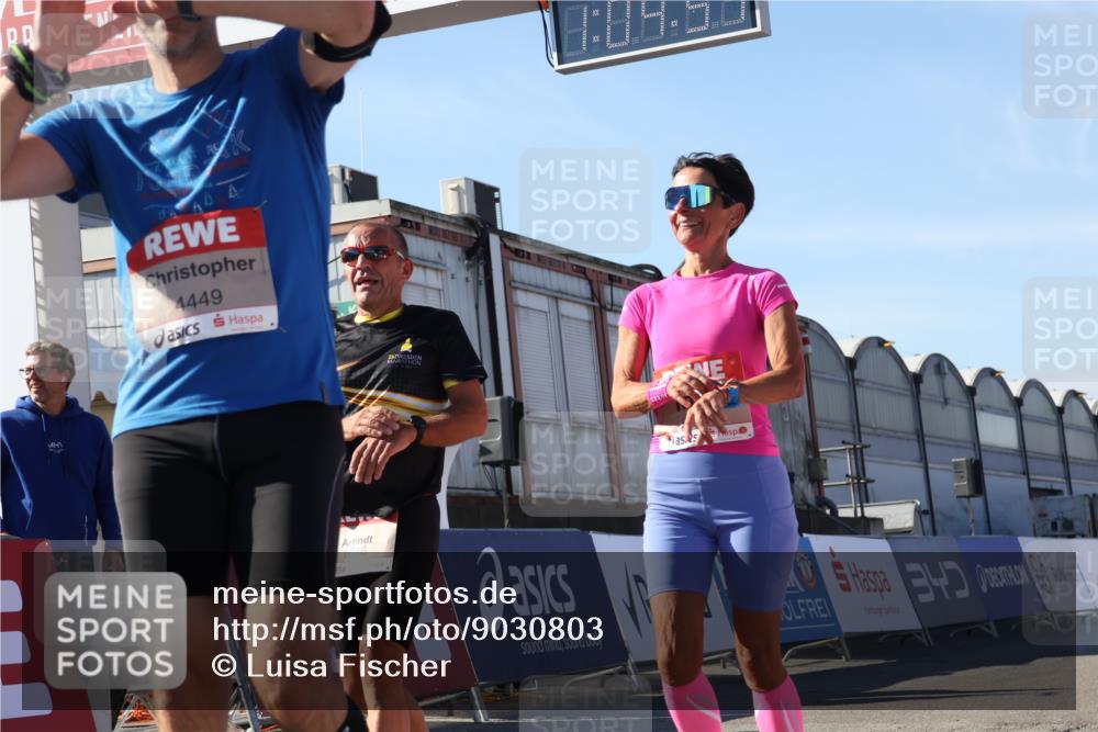 03.10.2025 - Köhlbrandbrückenlauf Luisa Fischer http://msf.ph/oto/9030803 03.10.2025 13:04:49 Ziel 4022, 4061, 4236, 4240, 4246, 4247, 4303, 4449, 4724, 4831, 5849, 5948, 5968, 6268, 6470, 6716 meine-sportfotos.de