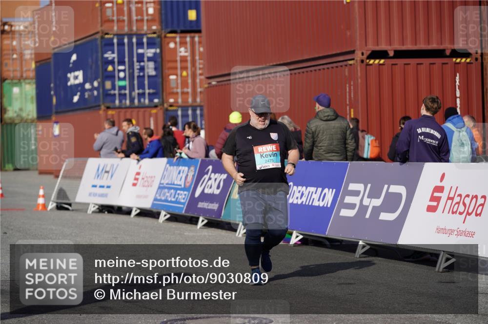 03.10.2025 - Köhlbrandbrückenlauf Michael Burmester http://msf.ph/oto/9030809 03.10.2025 10:36:17 Ziel 2475, 3589 meine-sportfotos.de