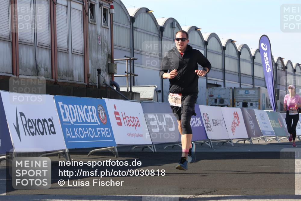 03.10.2025 - Köhlbrandbrückenlauf Luisa Fischer http://msf.ph/oto/9030818 03.10.2025 13:04:53 Ziel 4022, 4061, 4217, 4236, 4240, 4246, 4303, 4449, 4831, 5849, 5968, 6268, 6470, 6716 meine-sportfotos.de