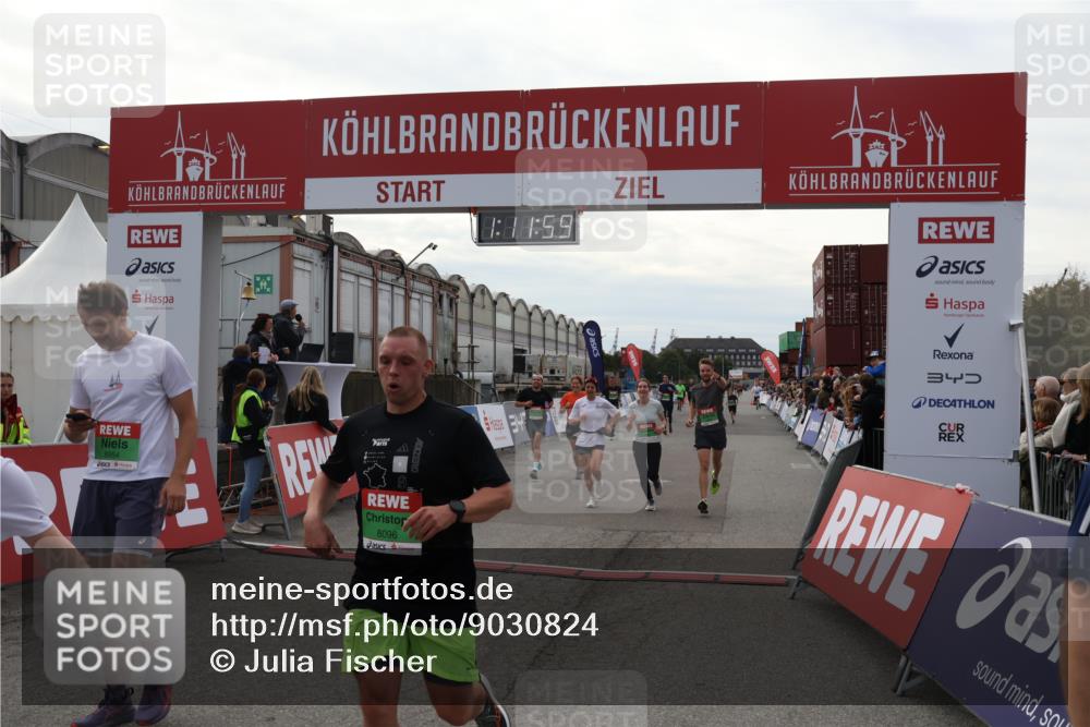 03.10.2025 - Köhlbrandbrückenlauf Julia Fischer http://msf.ph/oto/9030824 03.10.2025 16:12:00 Ziel 7122, 7463, 7469, 7533, 7566, 7613, 7658, 7757, 7961, 8005, 8096, 8110, 8259, 8569, 8954, 9159, 9244 meine-sportfotos.de