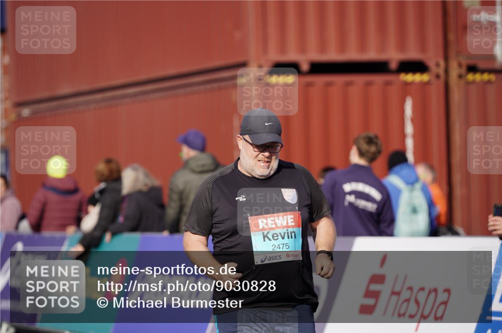 03.10.2025 - Köhlbrandbrückenlauf Michael Burmester http://msf.ph/oto/9030828 03.10.2025 10:36:19 Ziel 2475, 3589 meine-sportfotos.de
