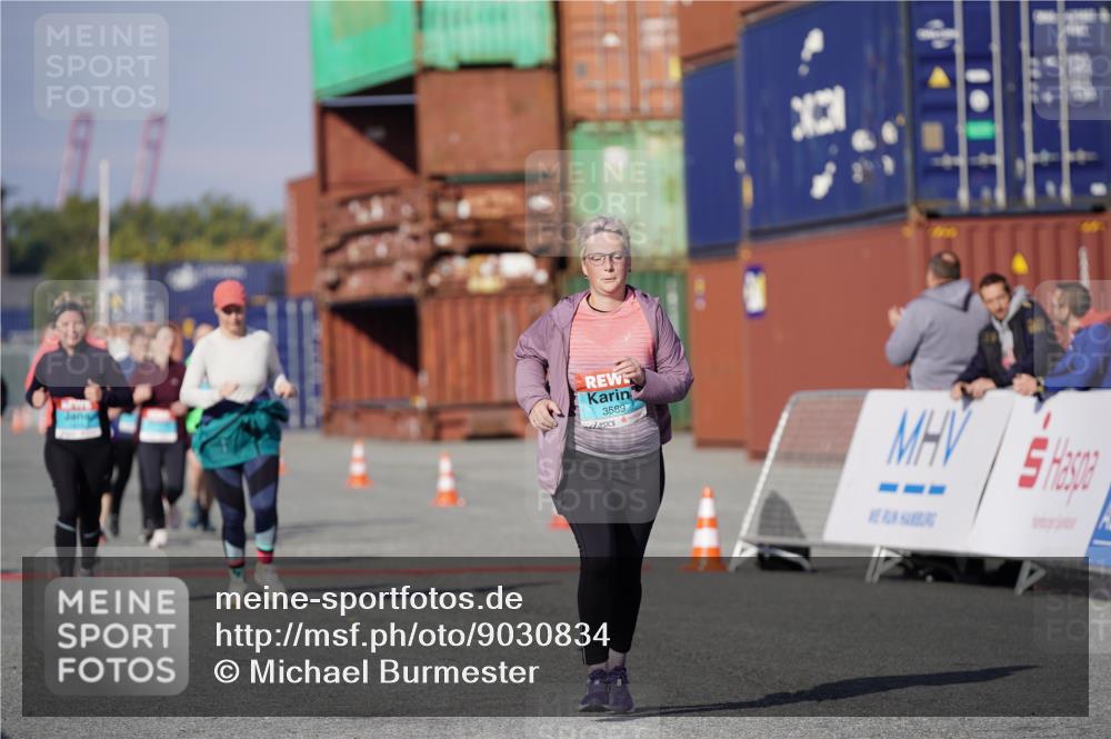 03.10.2025 - Köhlbrandbrückenlauf Michael Burmester http://msf.ph/oto/9030834 03.10.2025 10:36:21 Ziel 1819, 2331, 2475, 3589 meine-sportfotos.de