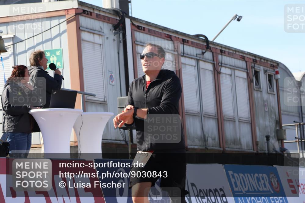 03.10.2025 - Köhlbrandbrückenlauf Luisa Fischer http://msf.ph/oto/9030843 03.10.2025 13:04:55 Ziel 4061, 4175, 4217, 4240, 4303, 4449, 5670, 5785, 5849, 5952, 5968, 6268, 6561, 6716 meine-sportfotos.de