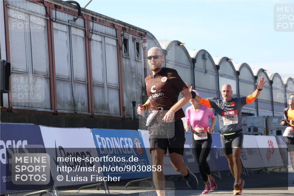 03.10.2025 - Köhlbrandbrückenlauf Luisa Fischer http://msf.ph/oto/9030858 03.10.2025 13:04:57 Ziel 4061, 4175, 4217, 4240, 4303, 4449, 4751, 5670, 5785, 5849, 5951, 5952, 5968, 6268, 6561, 6716 meine-sportfotos.de