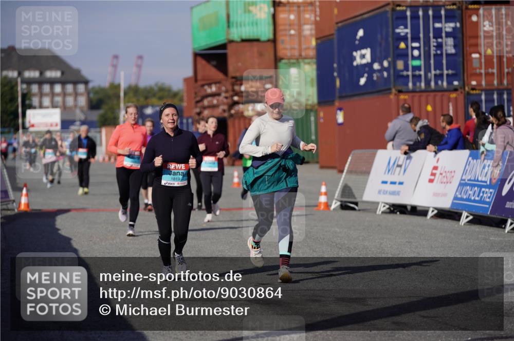03.10.2025 - Köhlbrandbrückenlauf Michael Burmester http://msf.ph/oto/9030864 03.10.2025 10:36:25 Ziel 1819, 1982, 2331, 3225, 3589 meine-sportfotos.de