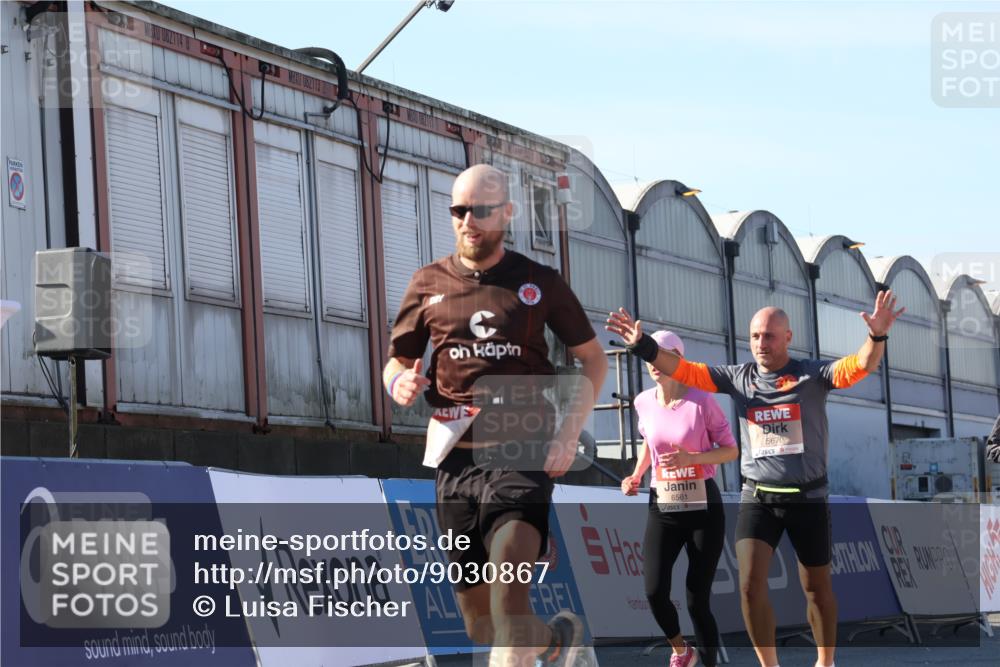 03.10.2025 - Köhlbrandbrückenlauf Luisa Fischer http://msf.ph/oto/9030867 03.10.2025 13:04:57 Ziel 4061, 4175, 4217, 4240, 4303, 4449, 4751, 5670, 5785, 5849, 5951, 5952, 5968, 6268, 6561, 6716 meine-sportfotos.de