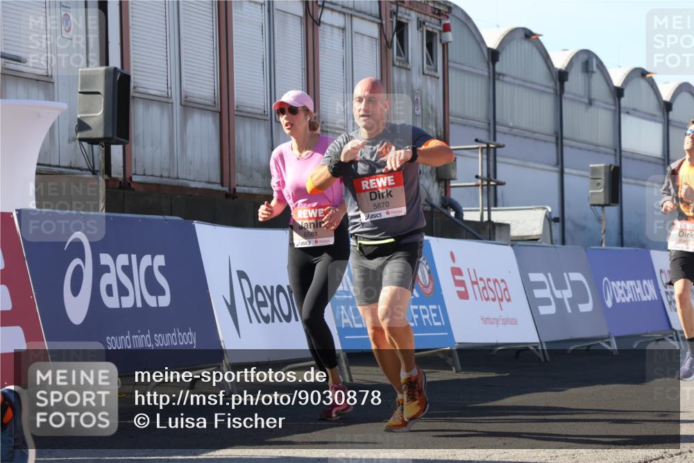 03.10.2025 - Köhlbrandbrückenlauf Luisa Fischer http://msf.ph/oto/9030878 03.10.2025 13:04:58 Ziel 4061, 4175, 4217, 4240, 4449, 4751, 5670, 5785, 5849, 5951, 5952, 6268, 6561, 6716 meine-sportfotos.de