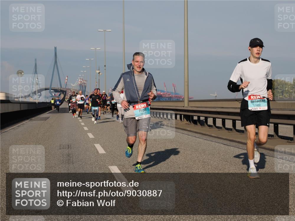 03.10.2025 - Köhlbrandbrückenlauf Fabian Wolf http://msf.ph/oto/9030887 03.10.2025 09:45:17 Position 3 1617, 1432 meine-sportfotos.de