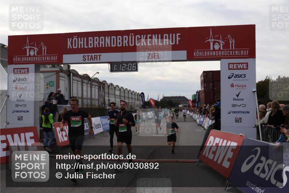 03.10.2025 - Köhlbrandbrückenlauf Julia Fischer http://msf.ph/oto/9030892 03.10.2025 16:12:07 Ziel 7122, 7463, 7468, 7566, 7613, 7757, 7825, 7961, 8005, 8096, 8110, 8259, 8569, 8939, 8951, 8954, 9159, 9399 meine-sportfotos.de