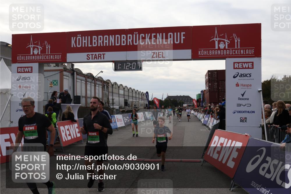 03.10.2025 - Köhlbrandbrückenlauf Julia Fischer http://msf.ph/oto/9030901 03.10.2025 16:12:07 Ziel 7122, 7463, 7468, 7566, 7613, 7757, 7825, 7961, 8005, 8096, 8110, 8259, 8569, 8939, 8951, 8954, 9159, 9399 meine-sportfotos.de