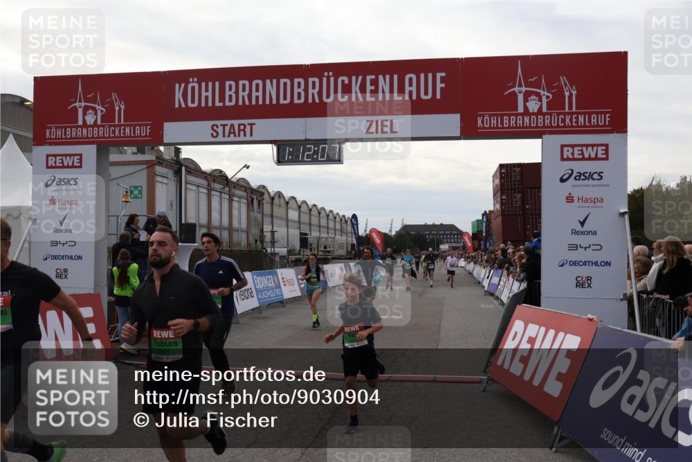03.10.2025 - Köhlbrandbrückenlauf Julia Fischer http://msf.ph/oto/9030904 03.10.2025 16:12:08 Ziel 7122, 7463, 7468, 7566, 7613, 7757, 7825, 8096, 8110, 8259, 8569, 8939, 8951, 9159, 9399 meine-sportfotos.de