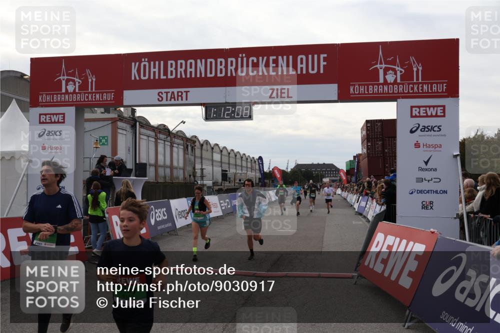 03.10.2025 - Köhlbrandbrückenlauf Julia Fischer http://msf.ph/oto/9030917 03.10.2025 16:12:09 Ziel 7122, 7404, 7463, 7468, 7566, 7613, 7757, 7825, 8088, 8110, 8259, 8569, 8939, 8951, 9159, 9399 meine-sportfotos.de