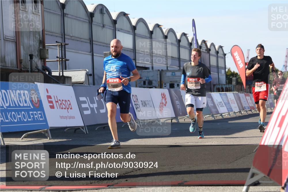 03.10.2025 - Köhlbrandbrückenlauf Luisa Fischer http://msf.ph/oto/9030924 03.10.2025 13:05:03 Ziel 4098, 4175, 4217, 4240, 4256, 4751, 5670, 5785, 5951, 5952, 6561, 6719 meine-sportfotos.de