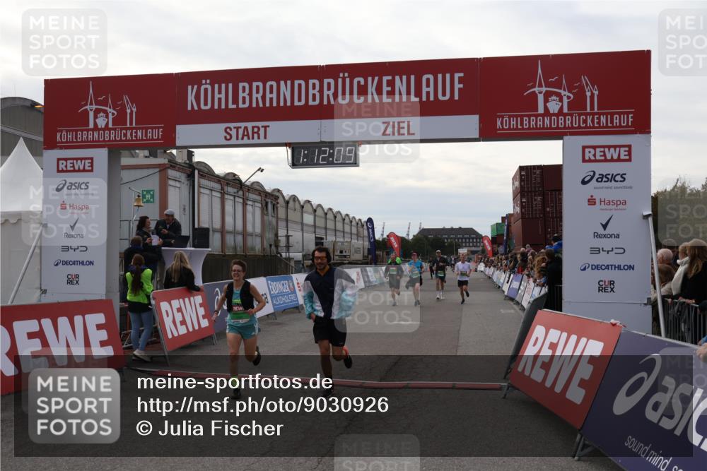03.10.2025 - Köhlbrandbrückenlauf Julia Fischer http://msf.ph/oto/9030926 03.10.2025 16:12:09 Ziel 7122, 7404, 7463, 7468, 7566, 7613, 7757, 7825, 8088, 8110, 8259, 8569, 8939, 8951, 9159, 9399 meine-sportfotos.de