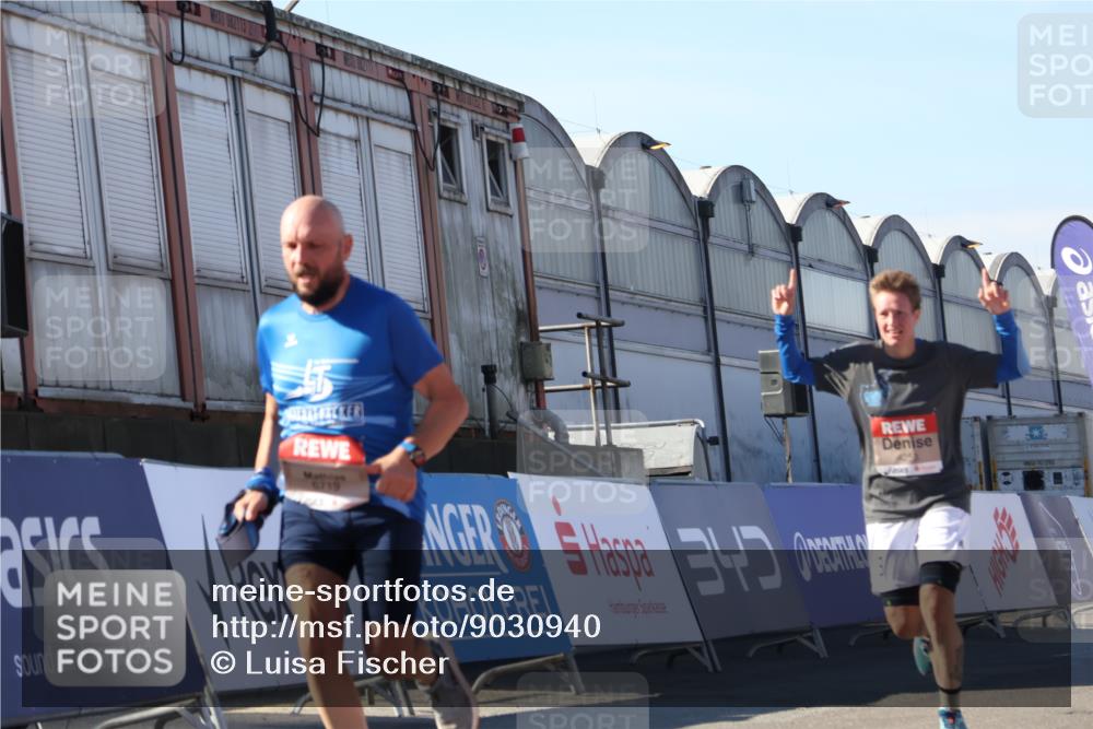 03.10.2025 - Köhlbrandbrückenlauf Luisa Fischer http://msf.ph/oto/9030940 03.10.2025 13:05:04 Ziel 4098, 4175, 4217, 4240, 4256, 4490, 4585, 4751, 5670, 5785, 5951, 5952, 6561, 6719 meine-sportfotos.de