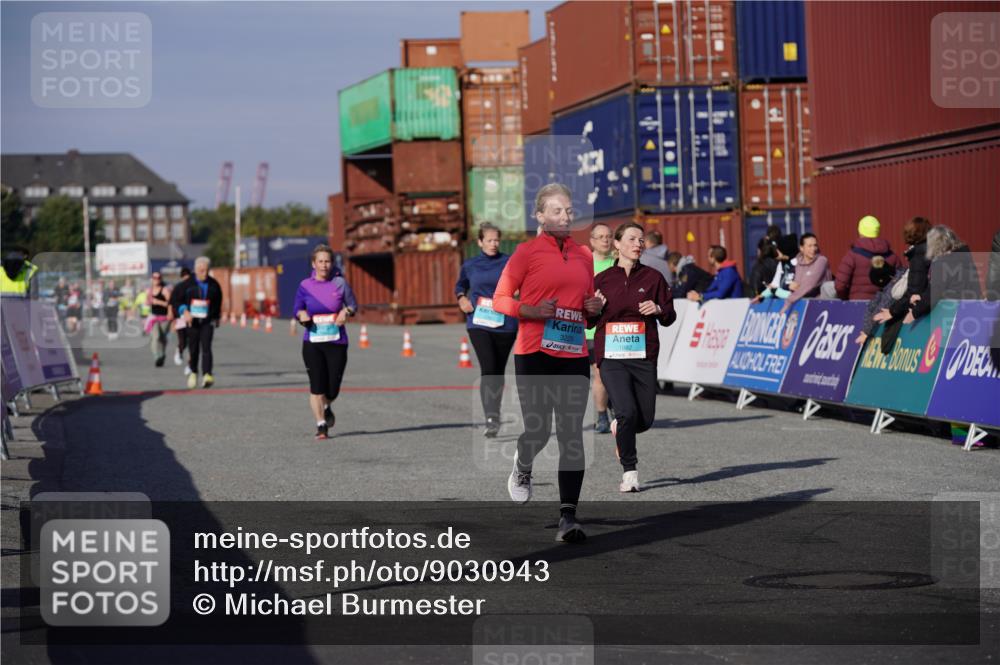 03.10.2025 - Köhlbrandbrückenlauf Michael Burmester http://msf.ph/oto/9030943 03.10.2025 10:36:30 Ziel 1819, 1982, 2331, 2780, 3094, 3225, 3311 meine-sportfotos.de