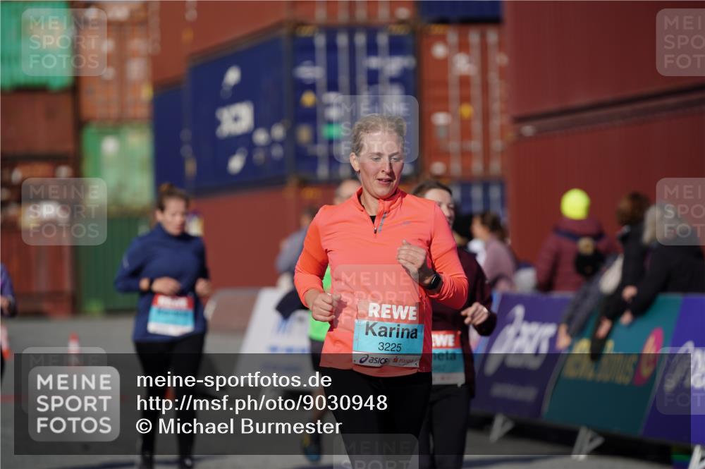 03.10.2025 - Köhlbrandbrückenlauf Michael Burmester http://msf.ph/oto/9030948 03.10.2025 10:36:31 Ziel 1819, 1982, 2331, 2780, 3094, 3225, 3311 meine-sportfotos.de