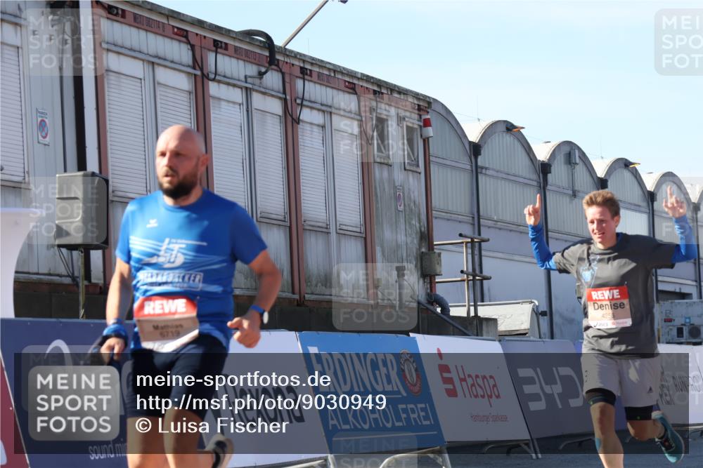 03.10.2025 - Köhlbrandbrückenlauf Luisa Fischer http://msf.ph/oto/9030949 03.10.2025 13:05:05 Ziel 4098, 4175, 4217, 4240, 4256, 4490, 4585, 4751, 5670, 5785, 5951, 5952, 6561, 6719 meine-sportfotos.de