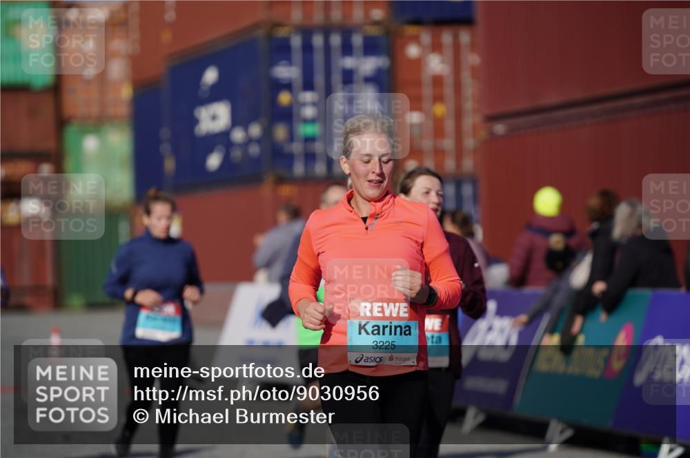 03.10.2025 - Köhlbrandbrückenlauf Michael Burmester http://msf.ph/oto/9030956 03.10.2025 10:36:31 Ziel 1819, 1982, 2331, 2780, 3094, 3225, 3311 meine-sportfotos.de