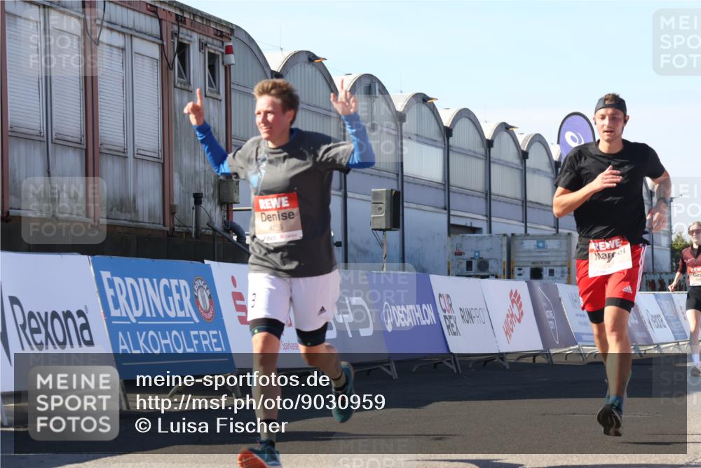 03.10.2025 - Köhlbrandbrückenlauf Luisa Fischer http://msf.ph/oto/9030959 03.10.2025 13:05:05 Ziel 4098, 4175, 4217, 4240, 4256, 4490, 4585, 4751, 5670, 5785, 5951, 5952, 6561, 6719 meine-sportfotos.de