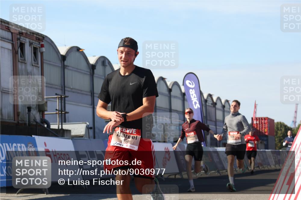 03.10.2025 - Köhlbrandbrückenlauf Luisa Fischer http://msf.ph/oto/9030977 03.10.2025 13:05:07 Ziel 4098, 4175, 4217, 4256, 4490, 4585, 4751, 5670, 5785, 5951, 5952, 6561, 6719 meine-sportfotos.de