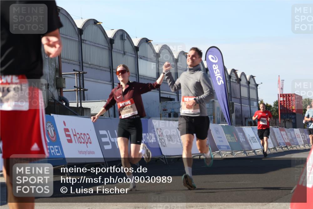 03.10.2025 - Köhlbrandbrückenlauf Luisa Fischer http://msf.ph/oto/9030989 03.10.2025 13:05:08 Ziel 4098, 4175, 4217, 4256, 4490, 4585, 4751, 5670, 5785, 5951, 5952, 6561, 6719 meine-sportfotos.de