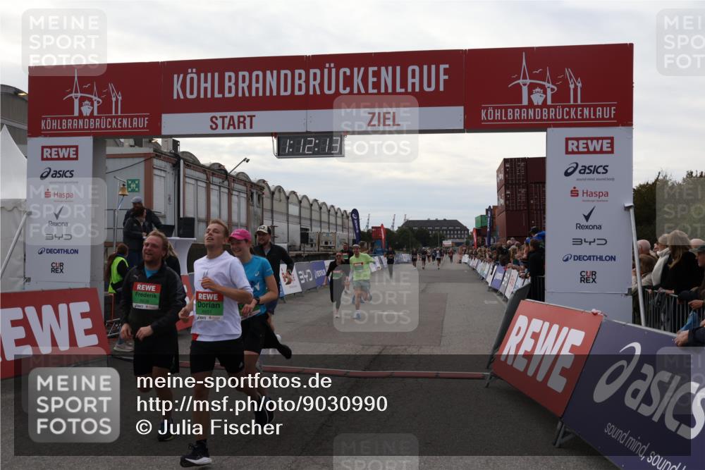 03.10.2025 - Köhlbrandbrückenlauf Julia Fischer http://msf.ph/oto/9030990 03.10.2025 16:12:14 Ziel 7404, 7463, 7468, 7615, 7762, 7825, 8088, 8259, 8569, 8939, 8951, 9159, 9399 meine-sportfotos.de
