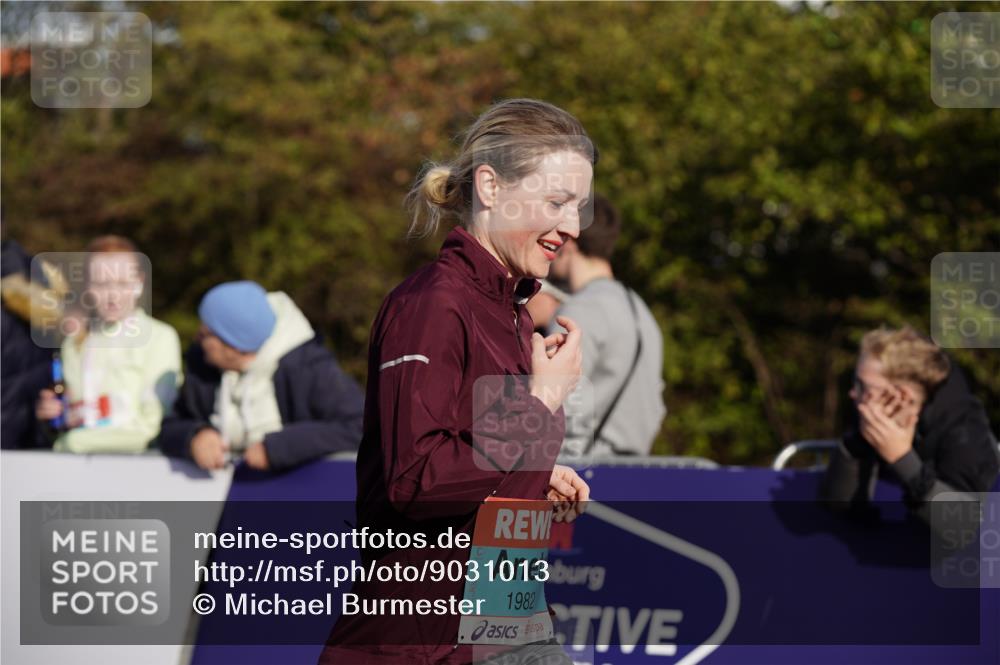 03.10.2025 - Köhlbrandbrückenlauf Michael Burmester http://msf.ph/oto/9031013 03.10.2025 10:36:35 Ziel 1982, 2535, 2780, 3094, 3096, 3225, 3311 meine-sportfotos.de