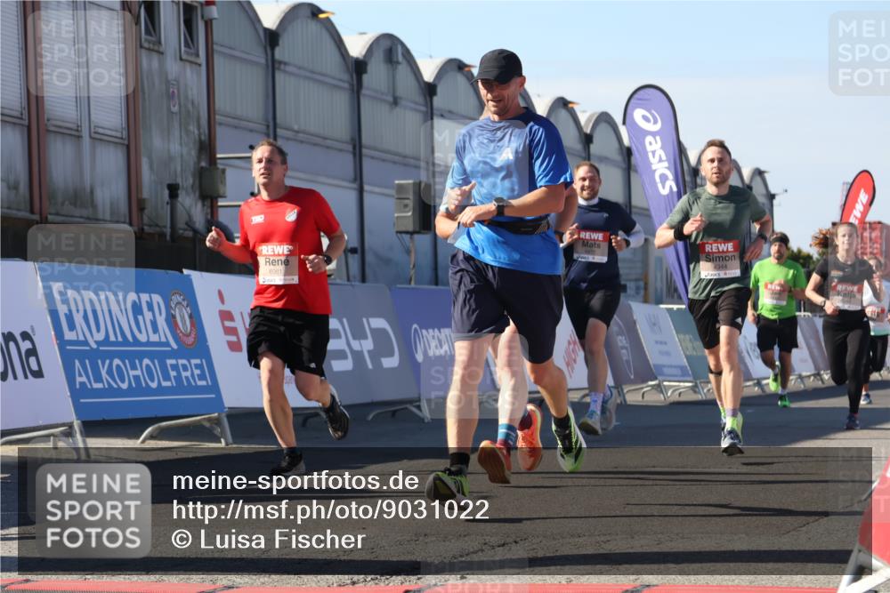 03.10.2025 - Köhlbrandbrückenlauf Luisa Fischer http://msf.ph/oto/9031022 03.10.2025 13:05:14 Ziel 4098, 4256, 4344, 4390, 4490, 4585, 4877, 5969, 6041, 6044, 6081, 6719 meine-sportfotos.de
