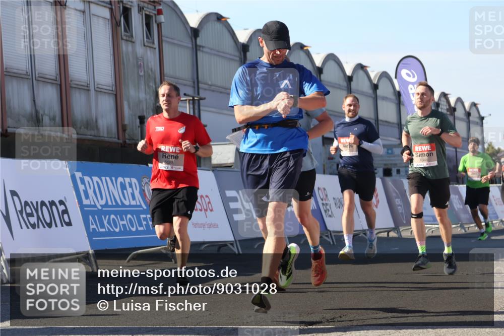 03.10.2025 - Köhlbrandbrückenlauf Luisa Fischer http://msf.ph/oto/9031028 03.10.2025 13:05:14 Ziel 4098, 4256, 4344, 4390, 4490, 4585, 4877, 5969, 6041, 6044, 6081, 6719 meine-sportfotos.de