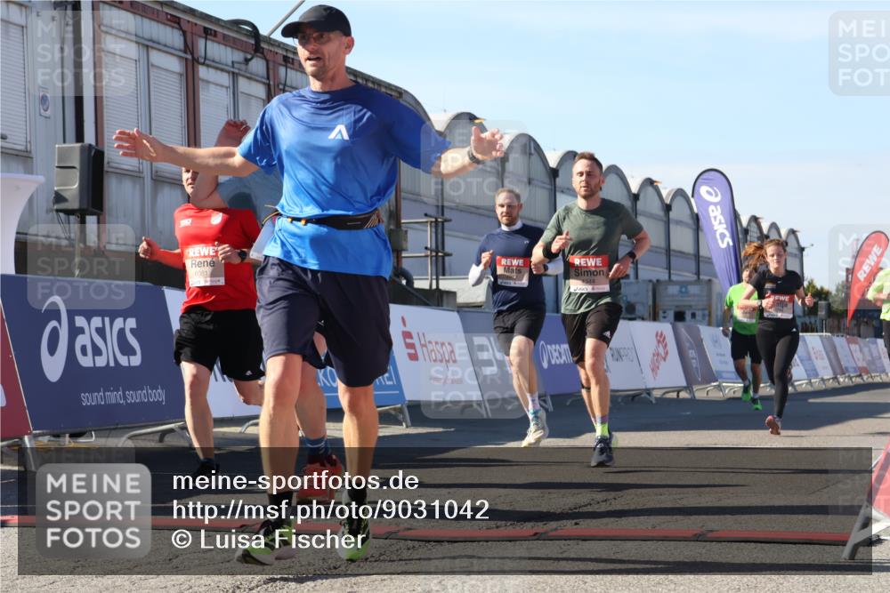 03.10.2025 - Köhlbrandbrückenlauf Luisa Fischer http://msf.ph/oto/9031042 03.10.2025 13:05:15 Ziel 4098, 4256, 4272, 4344, 4390, 4490, 4496, 4585, 4877, 5637, 5969, 6041, 6044, 6081, 6719 meine-sportfotos.de