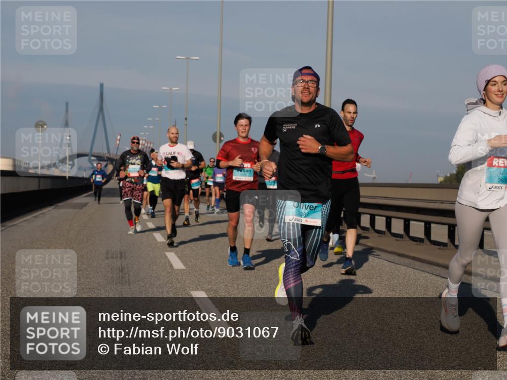 03.10.2025 - Köhlbrandbrückenlauf Fabian Wolf http://msf.ph/oto/9031067 03.10.2025 09:45:24 Position 3 1075, 3087, 3837 meine-sportfotos.de