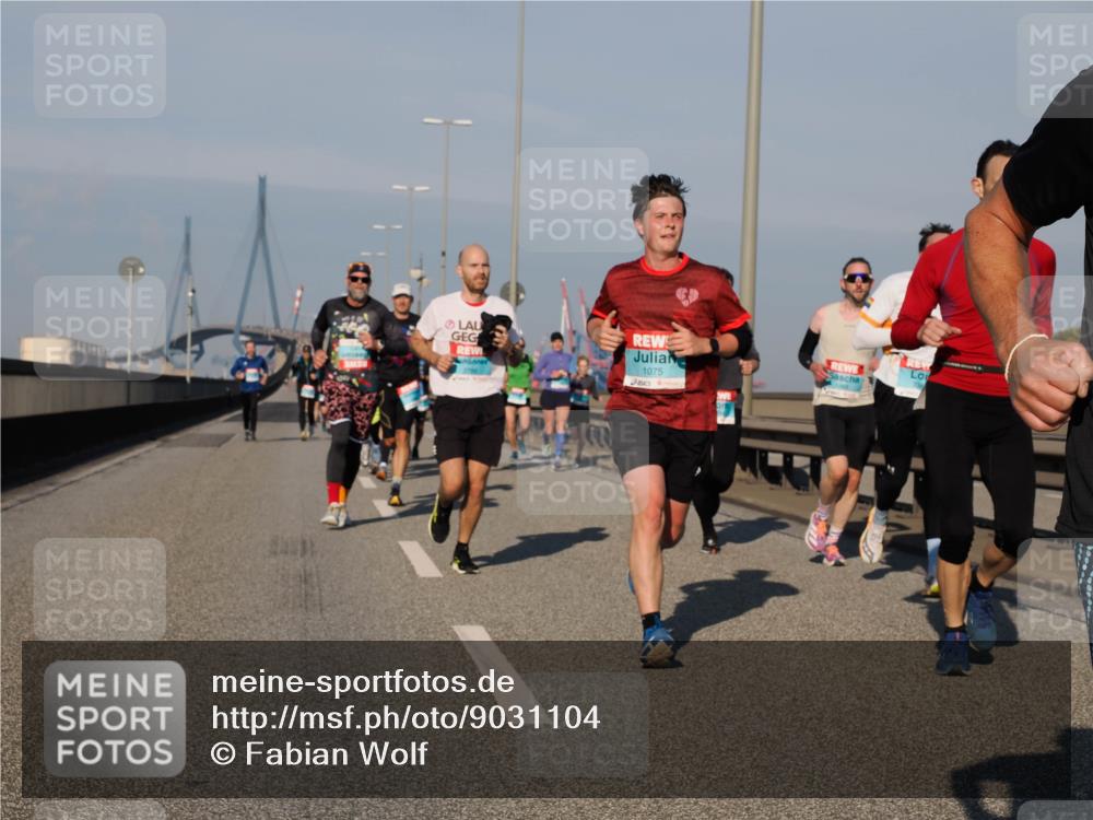 03.10.2025 - Köhlbrandbrückenlauf Fabian Wolf http://msf.ph/oto/9031104 03.10.2025 09:45:25 Position 3 1075 meine-sportfotos.de