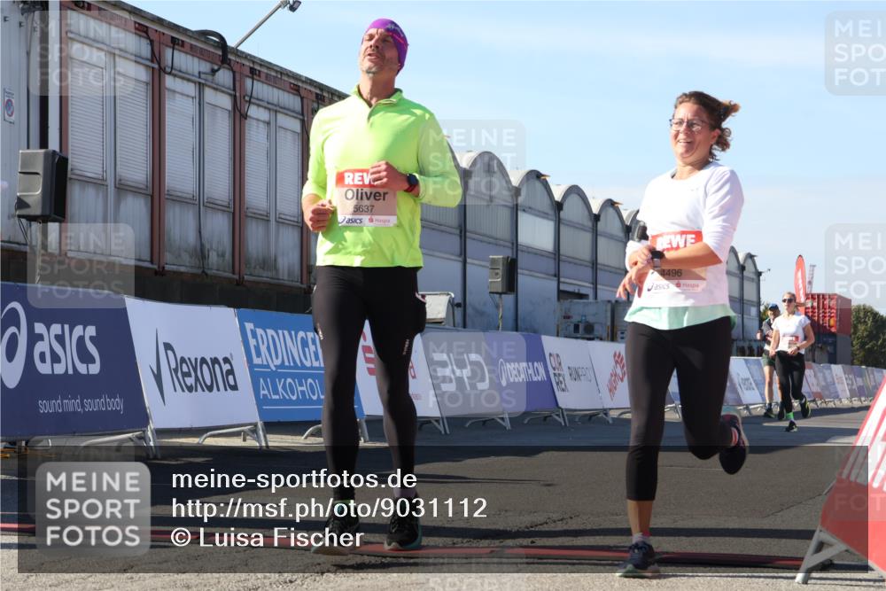 03.10.2025 - Köhlbrandbrückenlauf Luisa Fischer http://msf.ph/oto/9031112 03.10.2025 13:05:20 Ziel 4272, 4344, 4390, 4490, 4496, 4584, 4585, 4877, 5637, 5969, 6041, 6044, 6081 meine-sportfotos.de