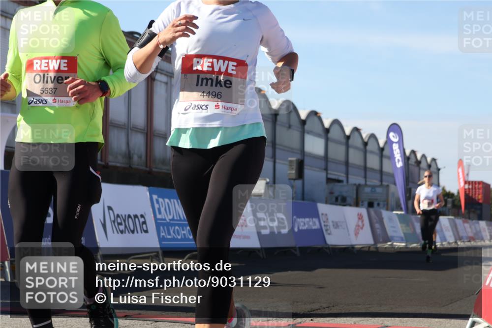 03.10.2025 - Köhlbrandbrückenlauf Luisa Fischer http://msf.ph/oto/9031129 03.10.2025 13:05:21 Ziel 4272, 4344, 4390, 4496, 4584, 4877, 5637, 5969, 6041, 6044, 6081 meine-sportfotos.de