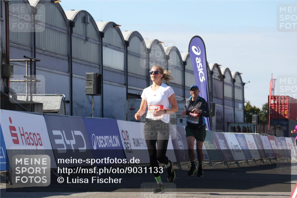 03.10.2025 - Köhlbrandbrückenlauf Luisa Fischer http://msf.ph/oto/9031133 03.10.2025 13:05:23 Ziel 4011, 4272, 4344, 4390, 4496, 4584, 4877, 5637, 5969, 6041, 6044, 6081 meine-sportfotos.de