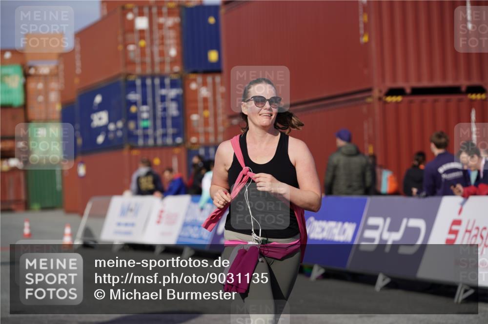 03.10.2025 - Köhlbrandbrückenlauf Michael Burmester http://msf.ph/oto/9031135 03.10.2025 10:36:47 Ziel 2473, 2535, 2781 meine-sportfotos.de