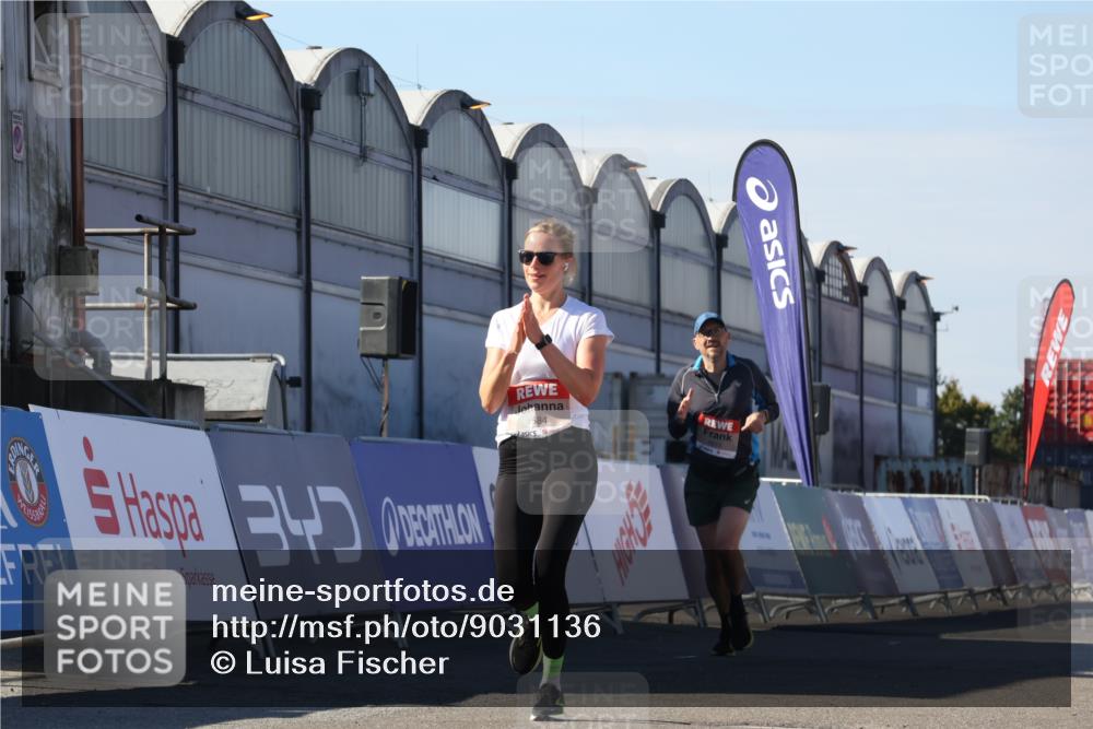 03.10.2025 - Köhlbrandbrückenlauf Luisa Fischer http://msf.ph/oto/9031136 03.10.2025 13:05:23 Ziel 4011, 4272, 4344, 4390, 4496, 4584, 4877, 5637, 5969, 6041, 6044, 6081 meine-sportfotos.de