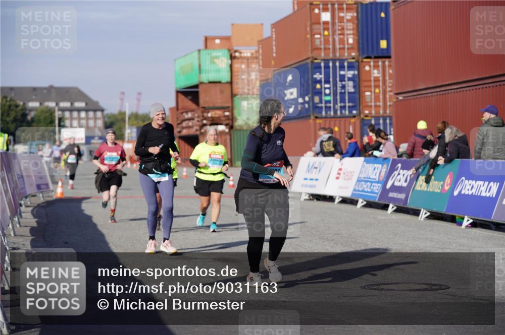 03.10.2025 - Köhlbrandbrückenlauf Michael Burmester http://msf.ph/oto/9031163 03.10.2025 10:36:56 Ziel 2324, 2738, 2741, 2757, 2781, 3571 meine-sportfotos.de