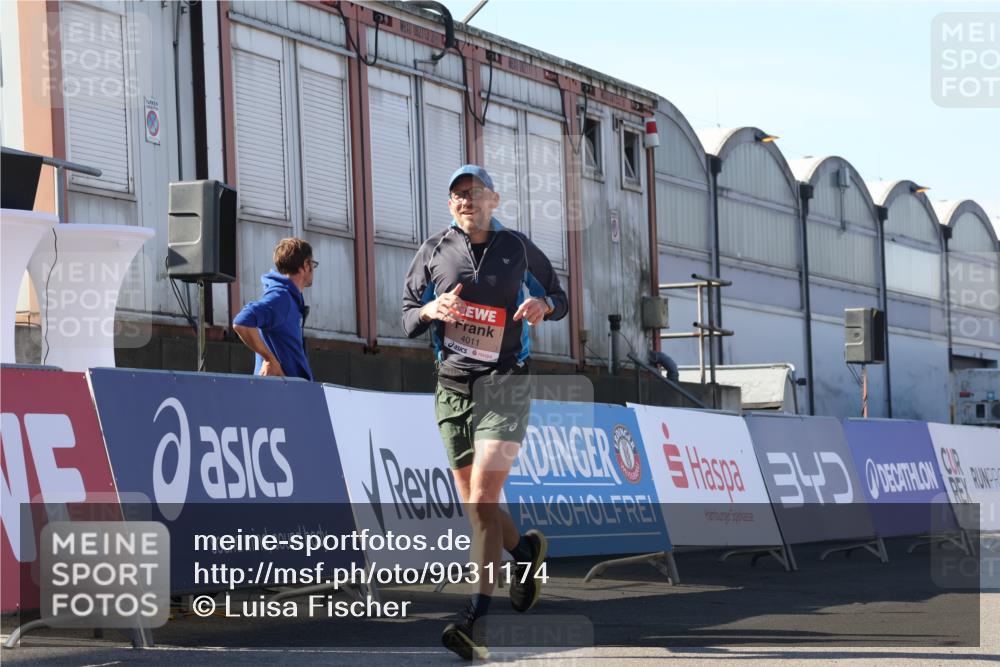 03.10.2025 - Köhlbrandbrückenlauf Luisa Fischer http://msf.ph/oto/9031174 03.10.2025 13:05:27 Ziel 4011, 4062, 4161, 4272, 4344, 4384, 4496, 4584, 4877, 5637, 6041, 6044, 6081 meine-sportfotos.de