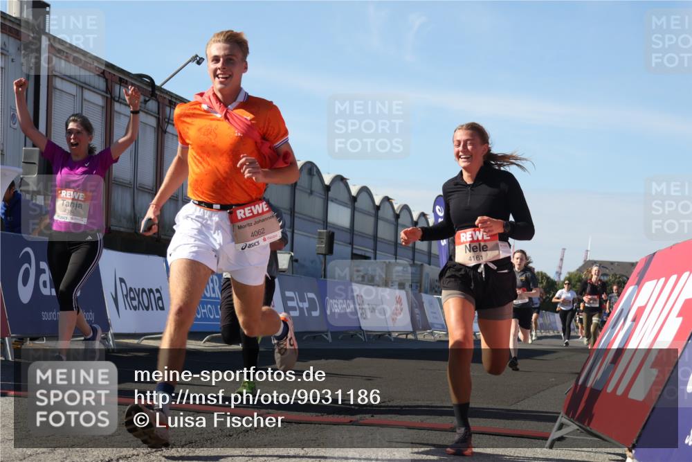 03.10.2025 - Köhlbrandbrückenlauf Luisa Fischer http://msf.ph/oto/9031186 03.10.2025 13:05:32 Ziel 4011, 4062, 4161, 4278, 4384, 4584, 5468, 6281 meine-sportfotos.de