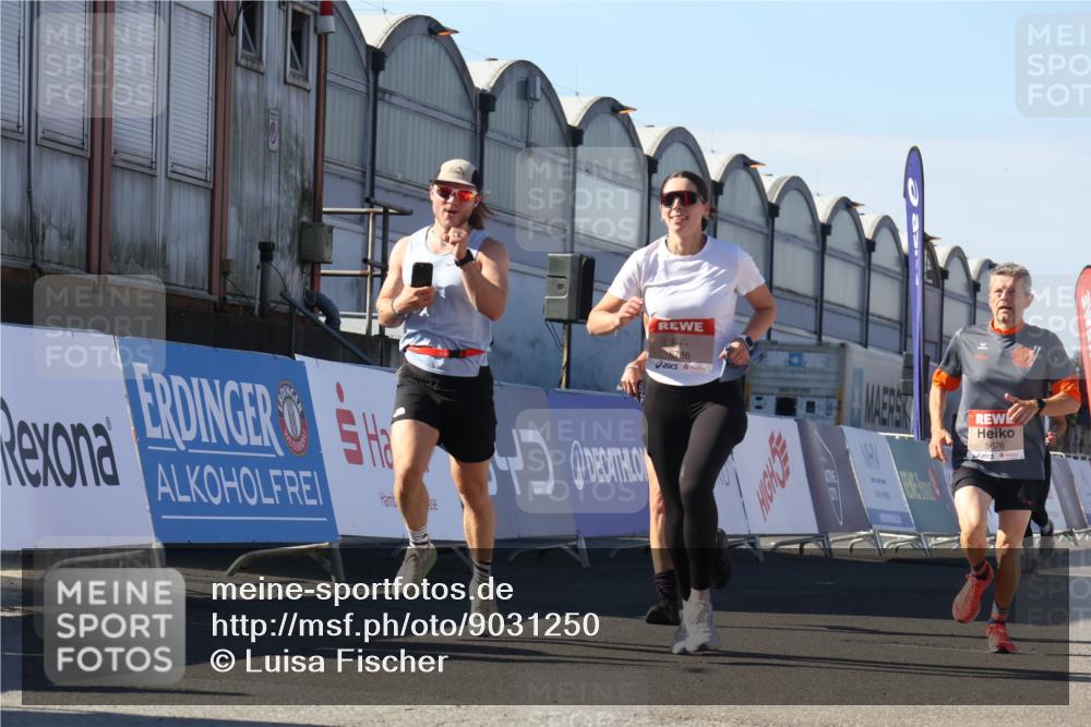 03.10.2025 - Köhlbrandbrückenlauf Luisa Fischer http://msf.ph/oto/9031250 03.10.2025 13:05:39 Ziel 4011, 4062, 4161, 4278, 4296, 4332, 4384, 4564, 5468, 5676, 6281, 6786, 6787 meine-sportfotos.de