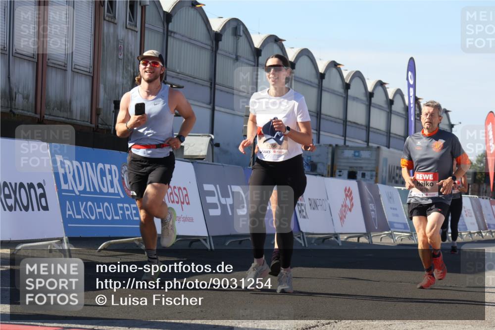 03.10.2025 - Köhlbrandbrückenlauf Luisa Fischer http://msf.ph/oto/9031254 03.10.2025 13:05:39 Ziel 4011, 4062, 4161, 4278, 4296, 4332, 4384, 4564, 5468, 5676, 6281, 6786, 6787 meine-sportfotos.de