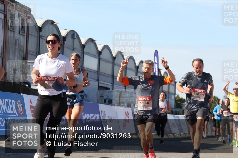 03.10.2025 - Köhlbrandbrückenlauf Luisa Fischer http://msf.ph/oto/9031263 03.10.2025 13:05:40 Ziel 4062, 4133, 4161, 4278, 4296, 4332, 4384, 4564, 5468, 5676, 5964, 6281, 6786, 6787 meine-sportfotos.de