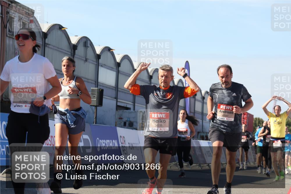03.10.2025 - Köhlbrandbrückenlauf Luisa Fischer http://msf.ph/oto/9031266 03.10.2025 13:05:40 Ziel 4062, 4133, 4161, 4278, 4296, 4332, 4384, 4564, 5468, 5676, 5964, 6281, 6786, 6787 meine-sportfotos.de