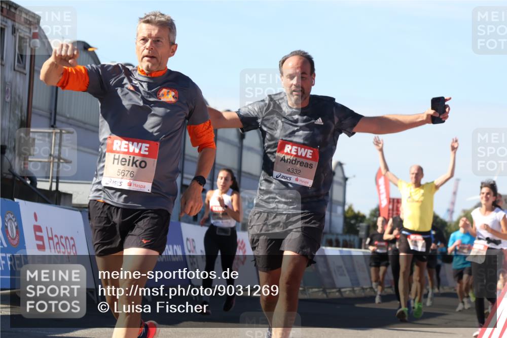 03.10.2025 - Köhlbrandbrückenlauf Luisa Fischer http://msf.ph/oto/9031269 03.10.2025 13:05:41 Ziel 4062, 4133, 4161, 4278, 4296, 4332, 4384, 4467, 4564, 4599, 5468, 5676, 5964, 6281, 6786, 6787 meine-sportfotos.de