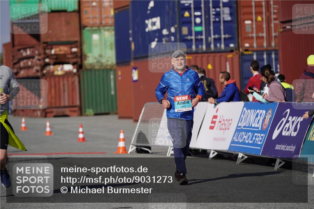 03.10.2025 - Köhlbrandbrückenlauf Michael Burmester http://msf.ph/oto/9031273 03.10.2025 10:37:13 Ziel 2153, 2487, 2606, 3298 meine-sportfotos.de