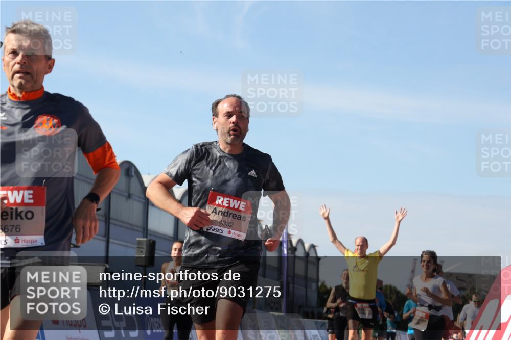 03.10.2025 - Köhlbrandbrückenlauf Luisa Fischer http://msf.ph/oto/9031275 03.10.2025 13:05:42 Ziel 4062, 4133, 4161, 4278, 4296, 4332, 4384, 4467, 4564, 4599, 5468, 5676, 5964, 6281, 6631, 6786, 6787 meine-sportfotos.de